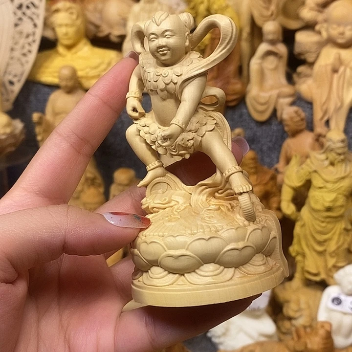 黄杨木黄杨木瑕疵哪吒