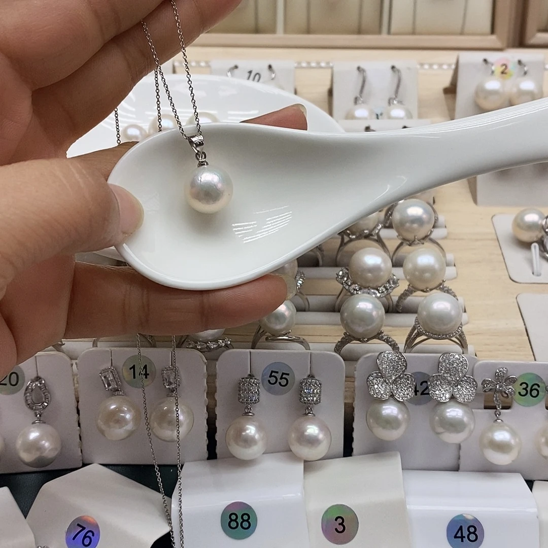 银S925镶嵌淡水珍珠颈饰