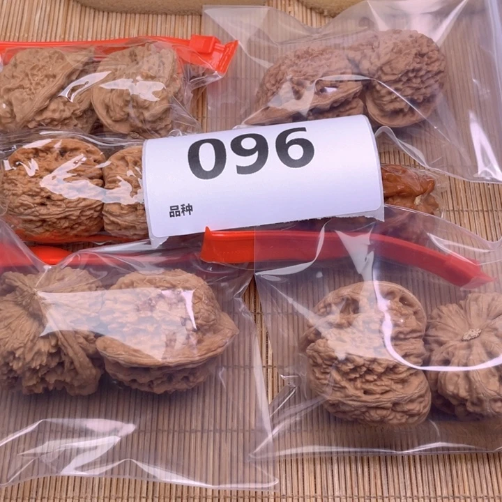 文玩核桃把件96号6对带练手粗筋