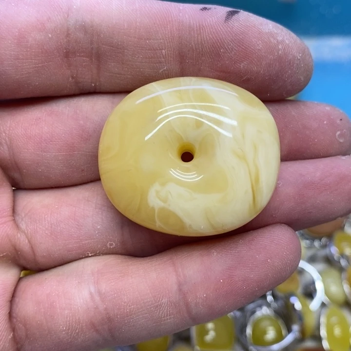 蜜蜡裸石未镶嵌吊坠