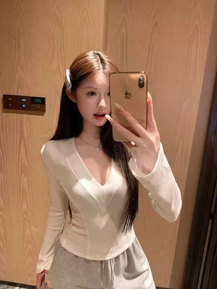 懿家长袖女V领修身内搭针织打底衫