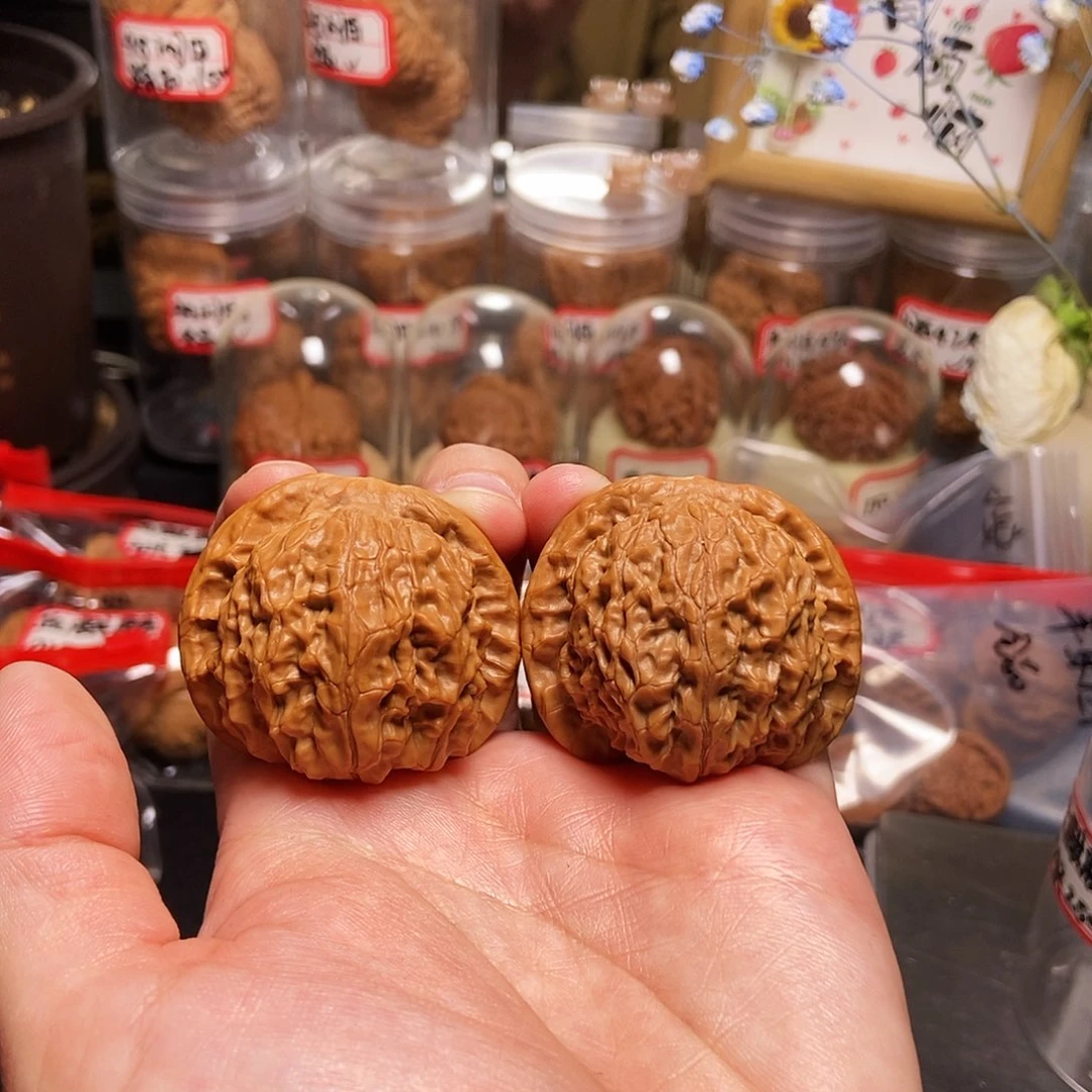 文玩核桃吊坠44金麒麟