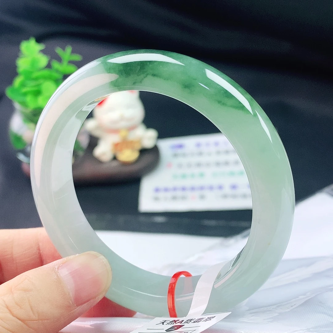 翡翠手镯未镶嵌57圈