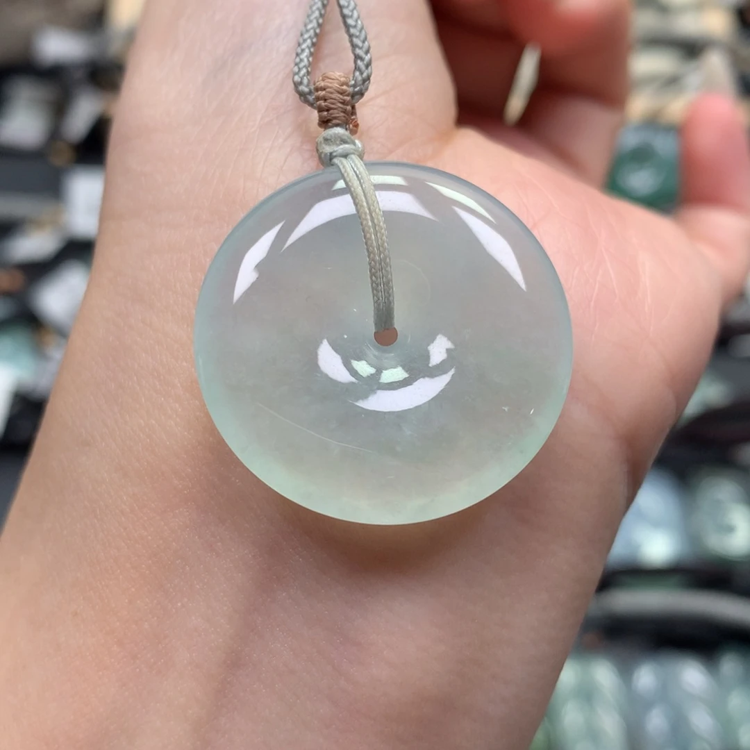 翡翠颈饰未镶嵌扣子