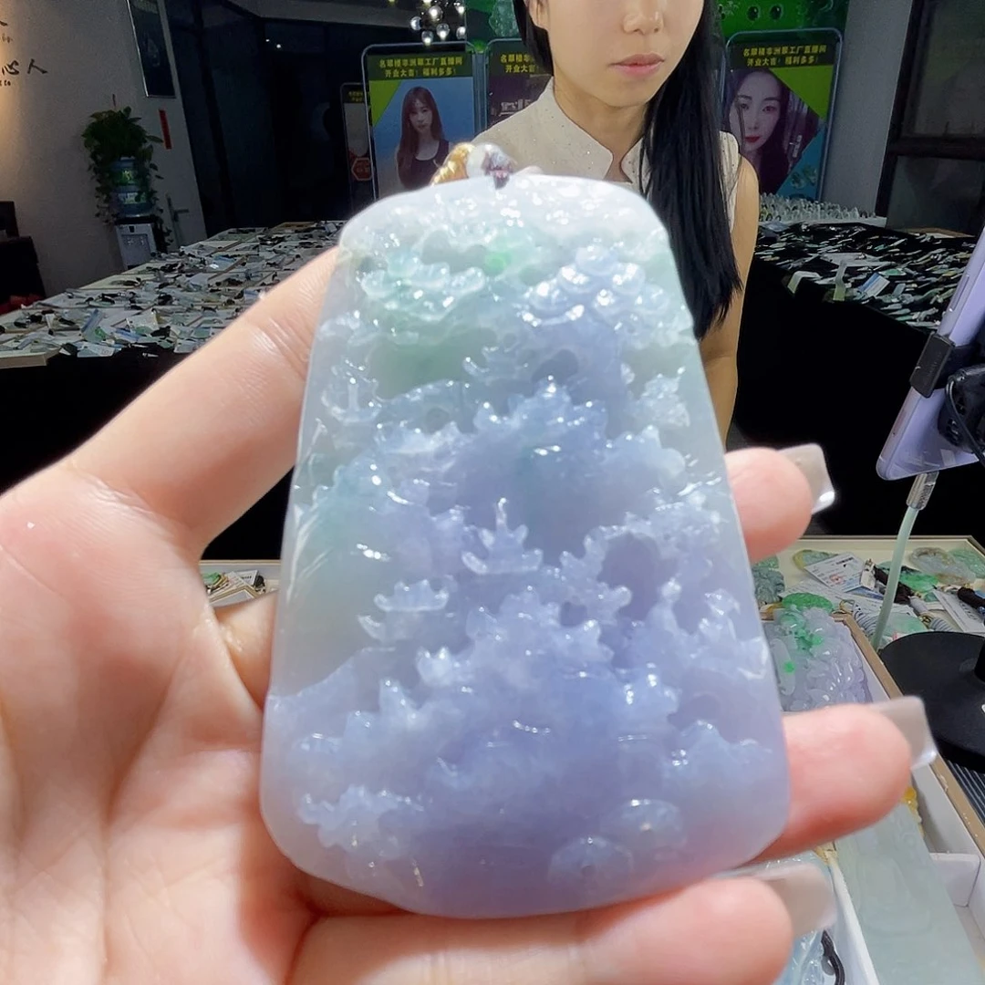 颈饰未镶嵌翡翠一个