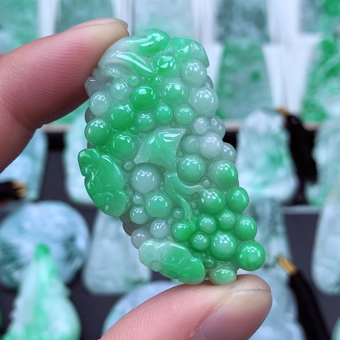 翡翠颈饰未镶嵌翡翠吊坠