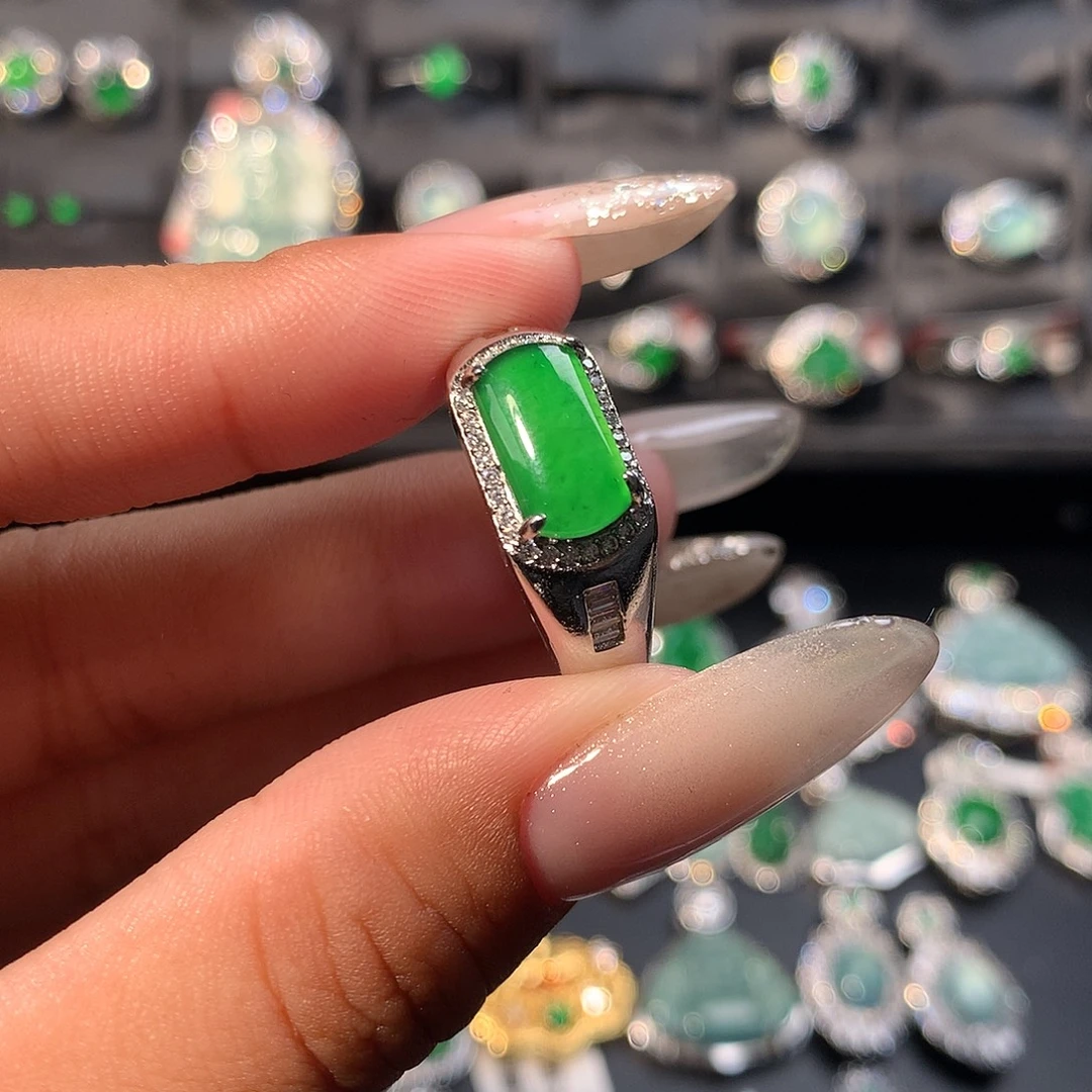 翡翠未镶嵌戒指戒指