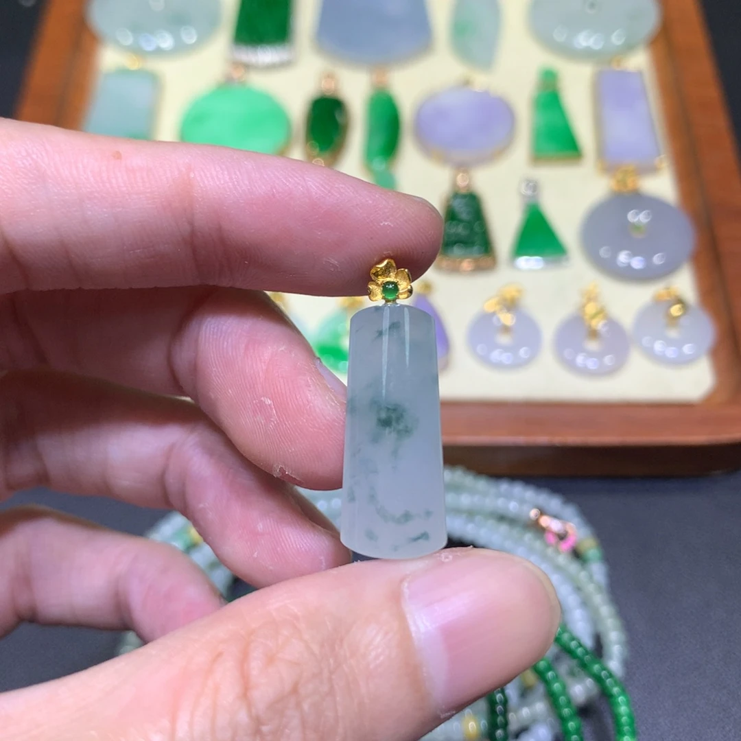 翡翠18K金镶嵌吊坠(不含链)