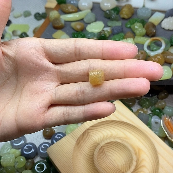 未镶嵌和田玉挂件
