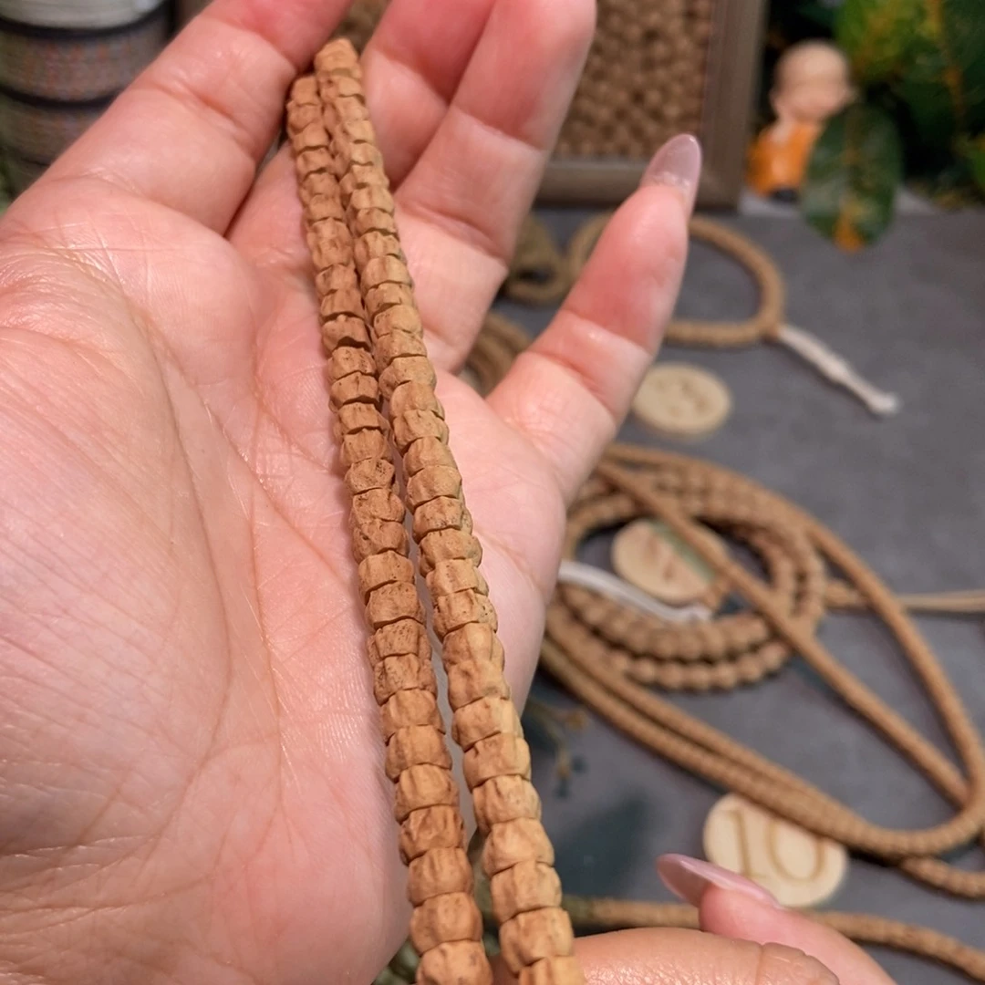 柏香籽/百香籽吊坠孤**