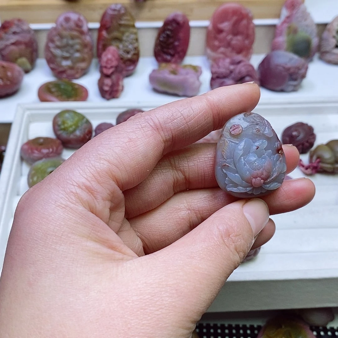 玛瑙/玉髓盐源玛瑙吊坠未镶嵌