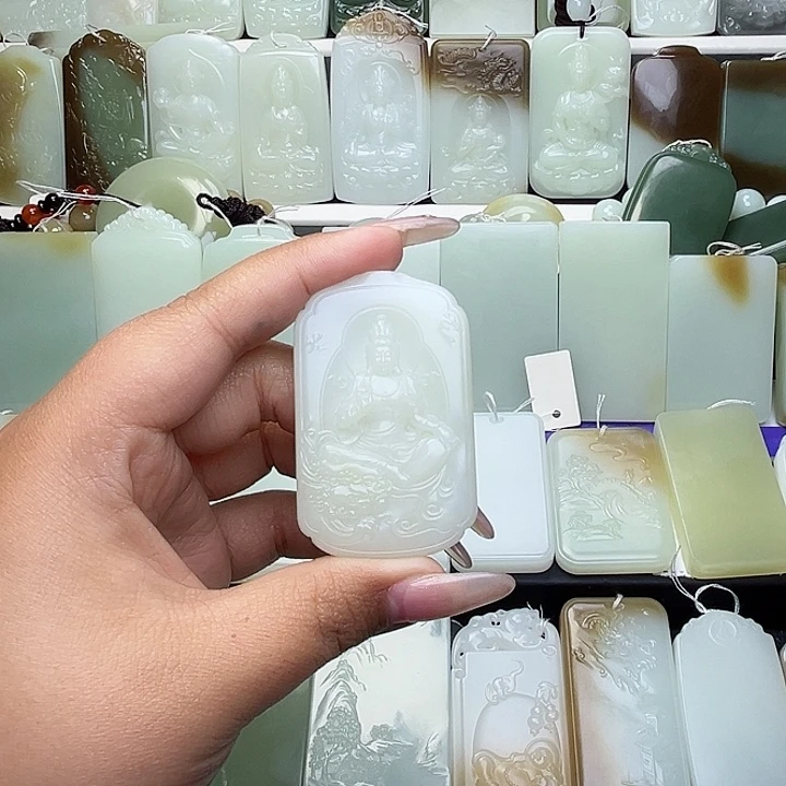 颈饰未镶嵌和田玉加*