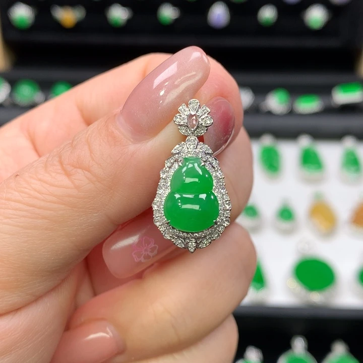 翡翠吊坠(不含链)18K金镶嵌