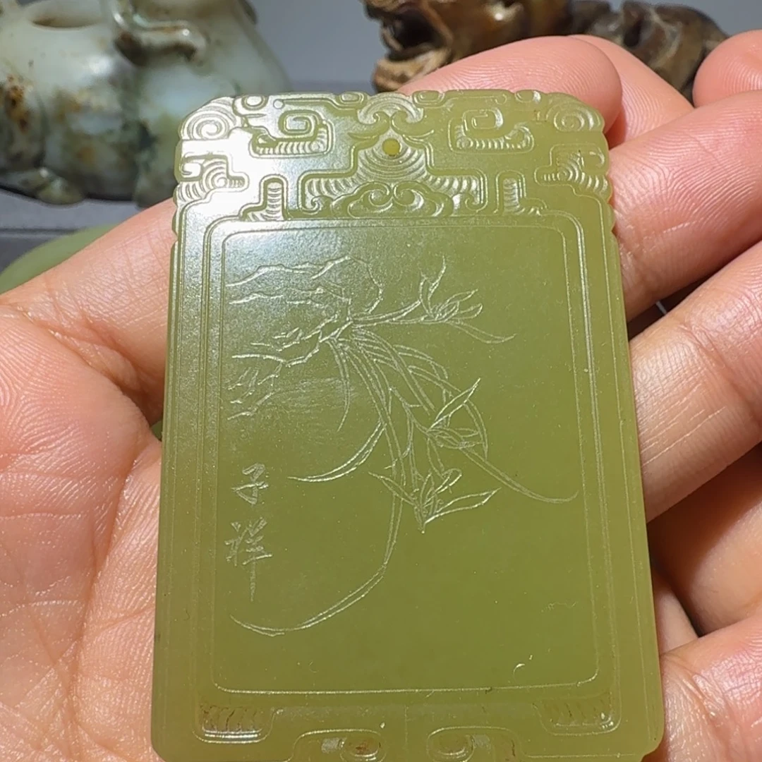 游***0和田玉未镶嵌颈饰