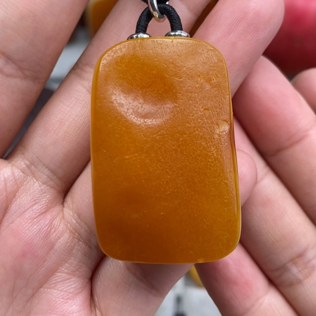琥珀吊坠(赠链)未镶嵌