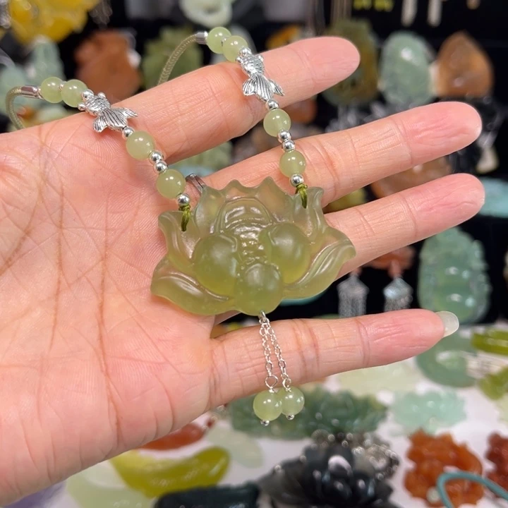 蛇纹石玉未镶嵌吊坠(赠链)