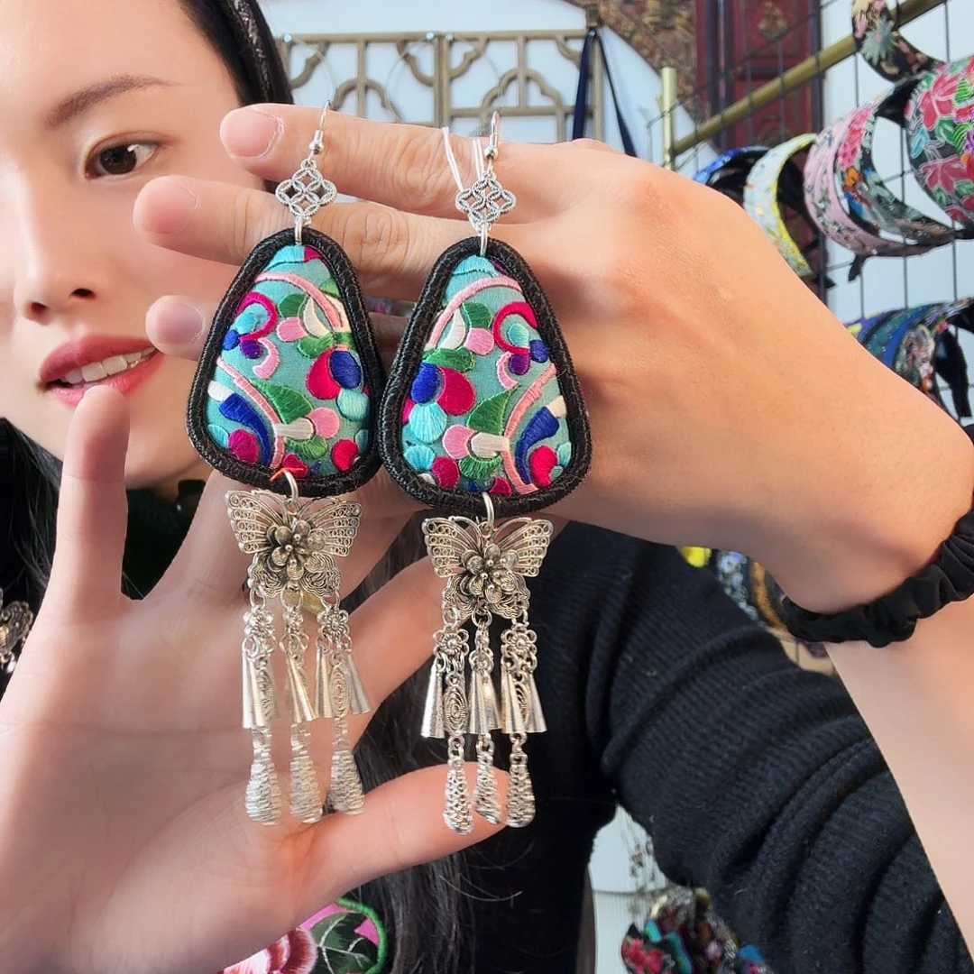 织绣          耳环