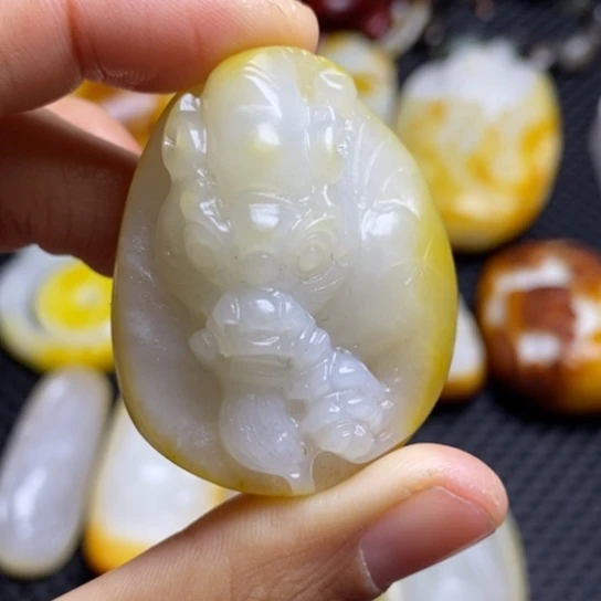 和田玉颈饰未镶嵌