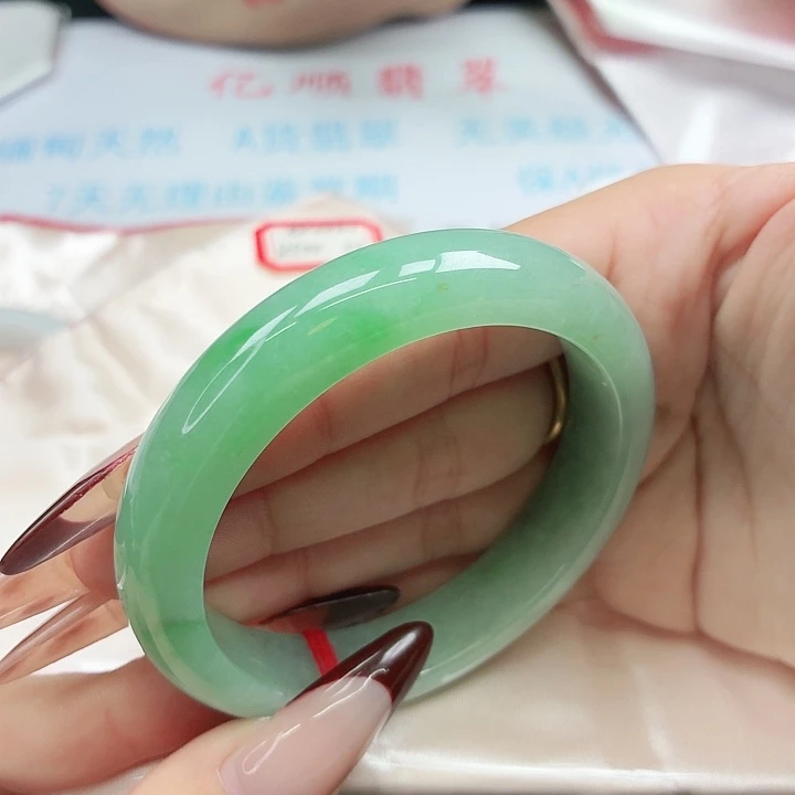 未镶嵌手镯翡翠56圈口