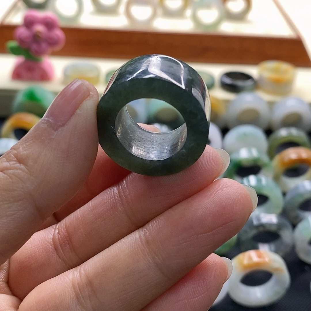 定制翡翠未镶嵌兔****卜