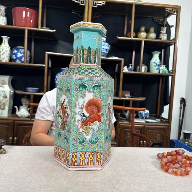 艺术收藏品 粉彩六方瓶