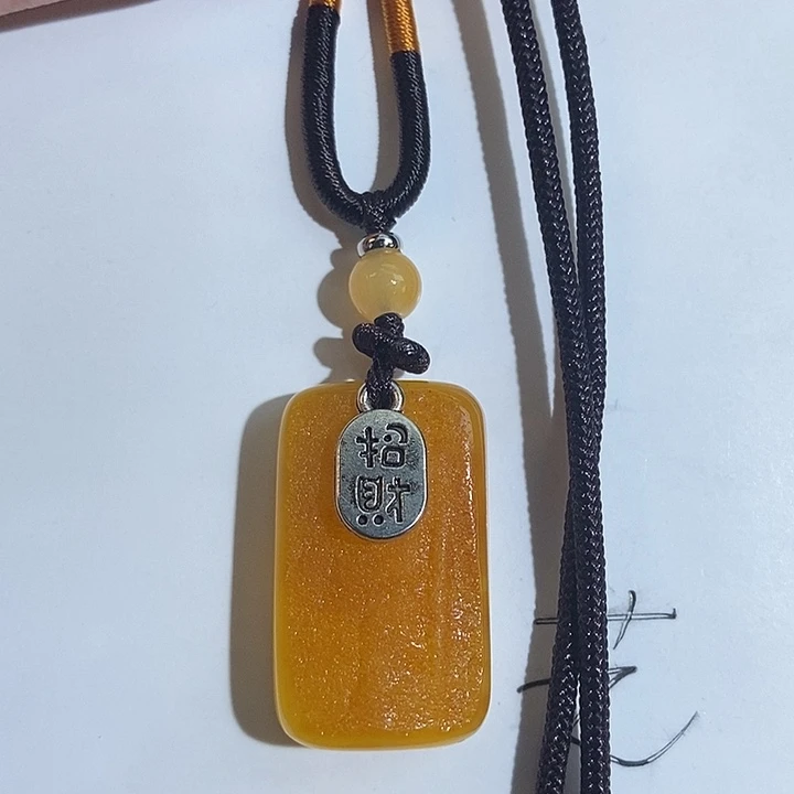 定制琥珀未镶嵌琥珀的