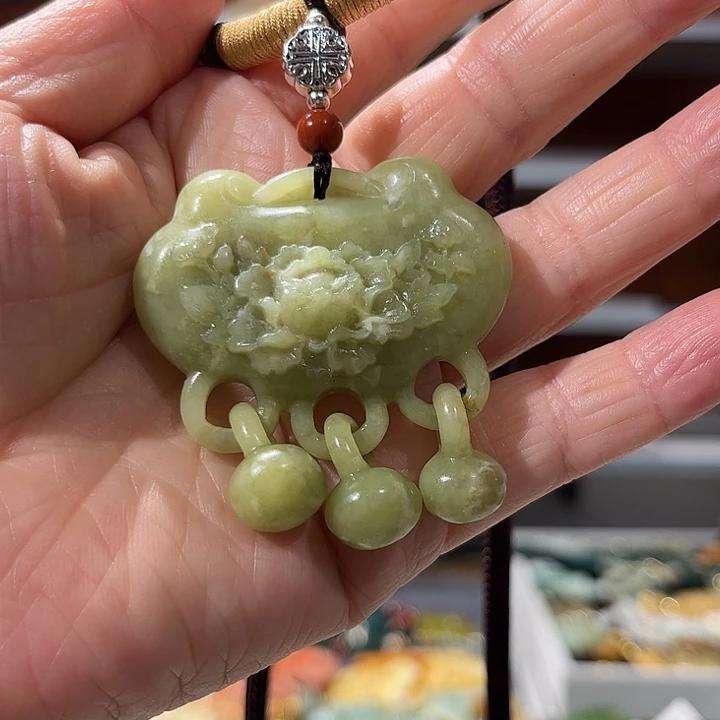 岫玉未镶嵌毛衣链