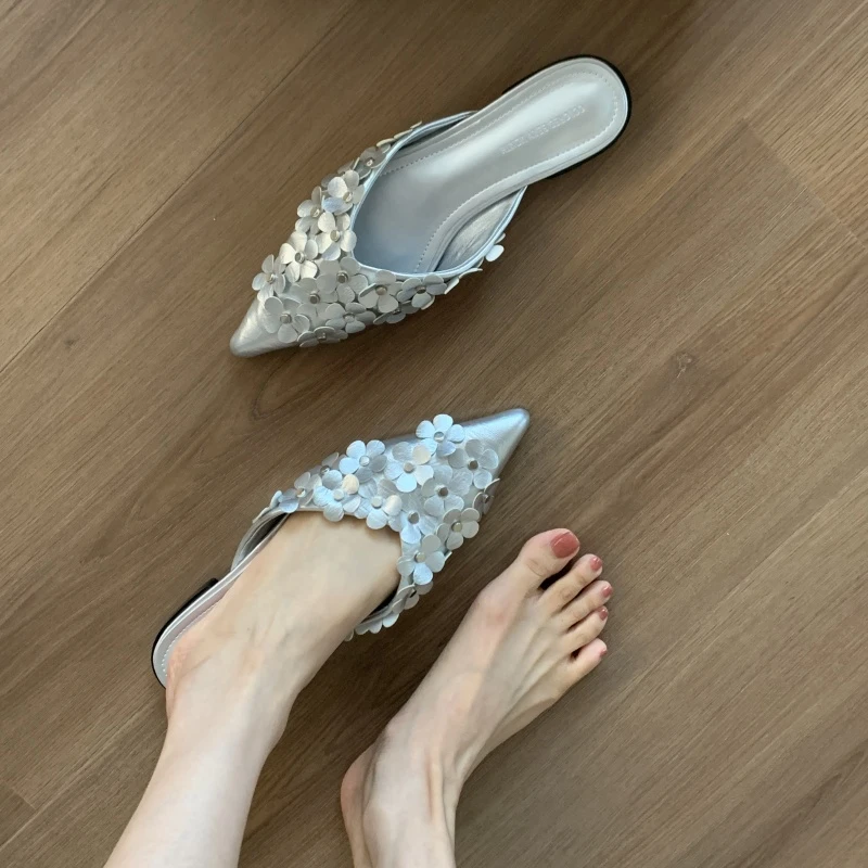 高级感气质亮片包头凉拖女2025年新款网红外穿百搭尖头粗跟半拖鞋