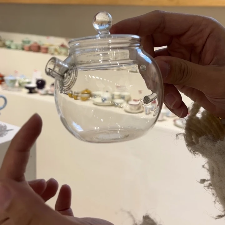 玻璃壶。         可煮茶