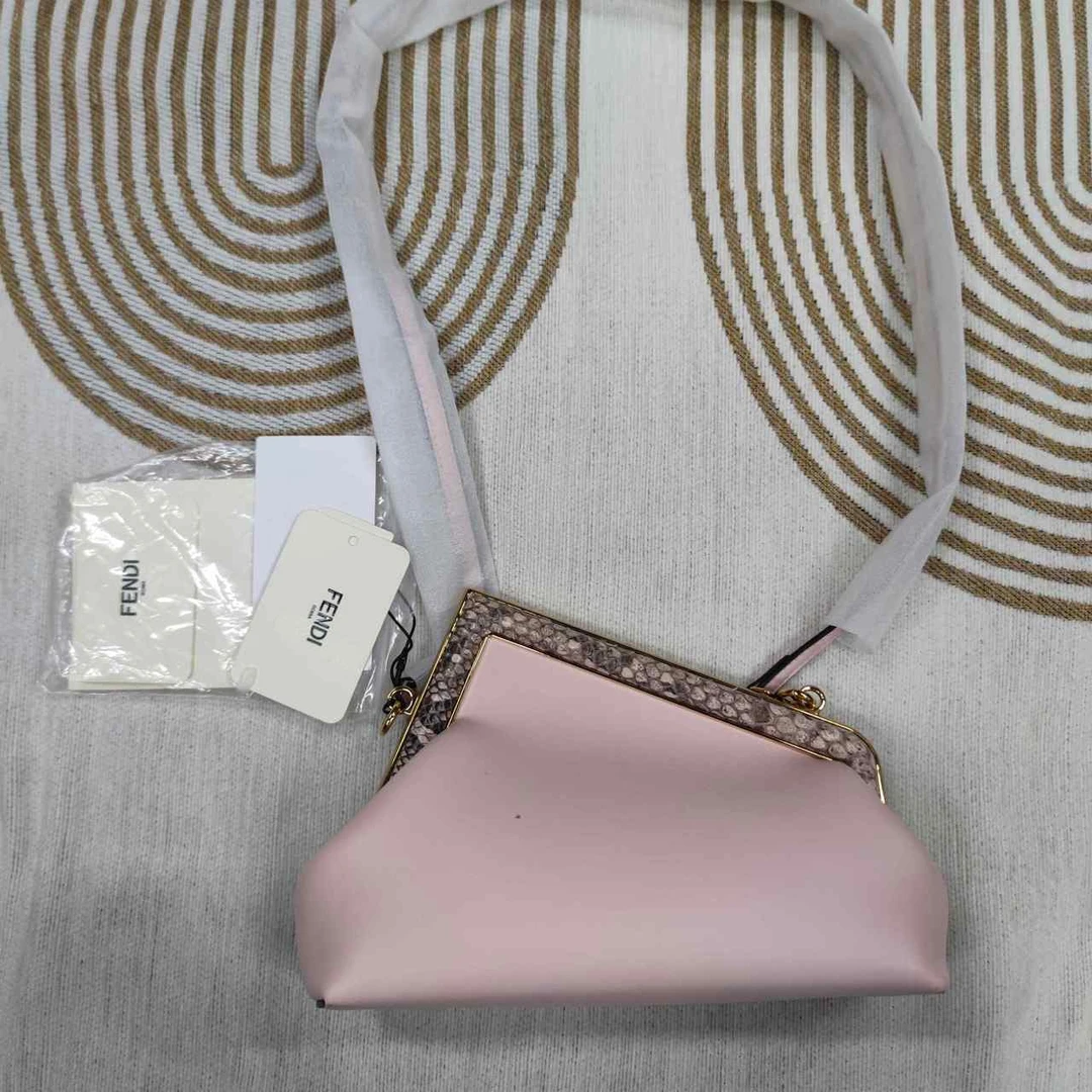 95新 FENDI/芬迪 小野专属/单肩包/TL3066