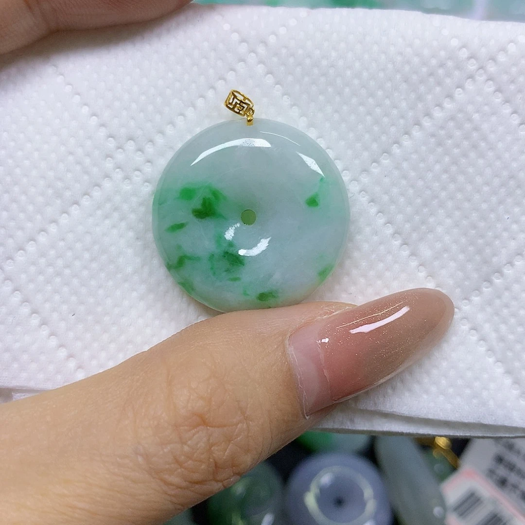 颈饰18K金镶嵌翡翠挂件