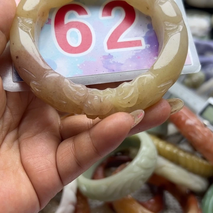 石英岩玉手镯未镶嵌
