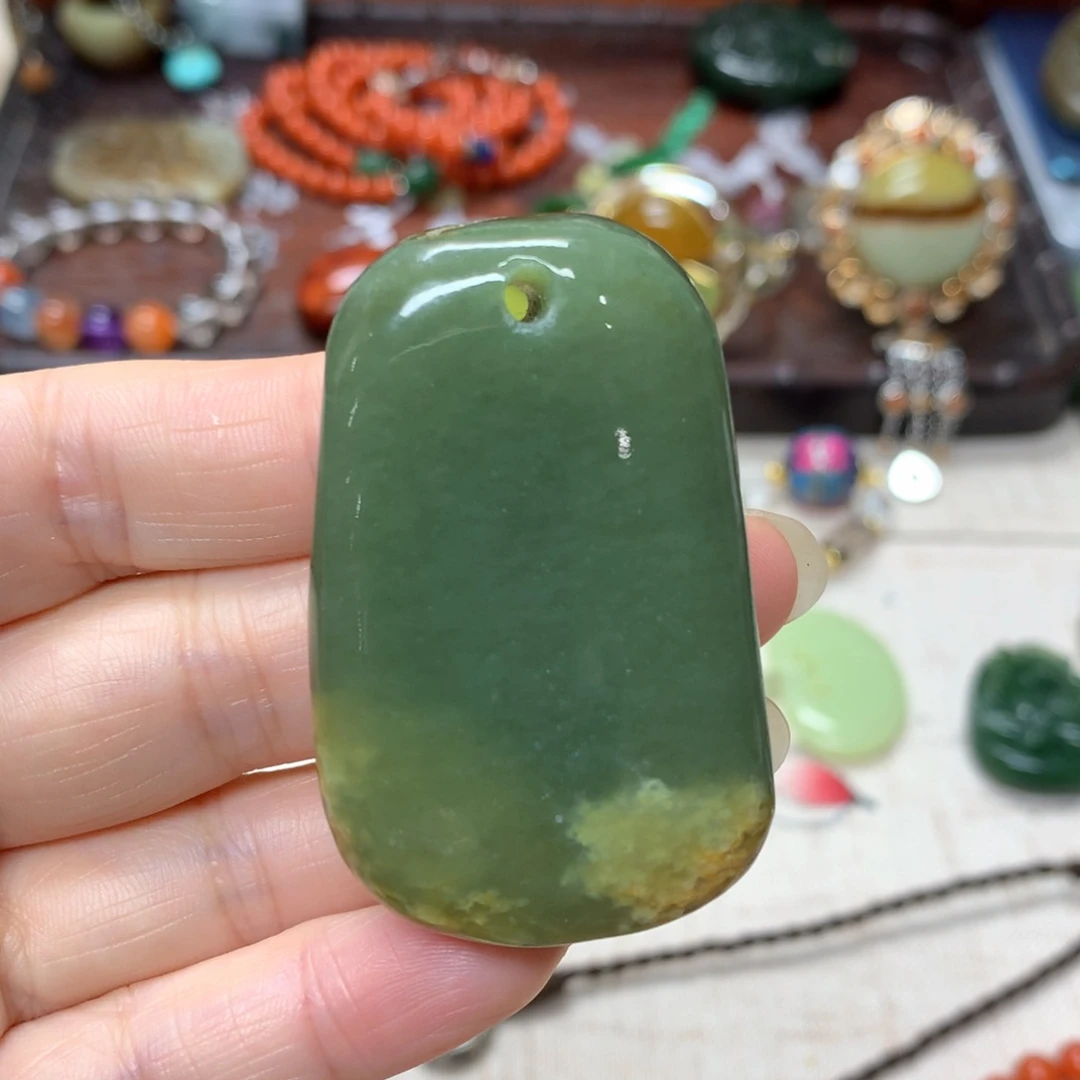 岫岩河磨玉（透闪石质玉）未镶嵌颈饰