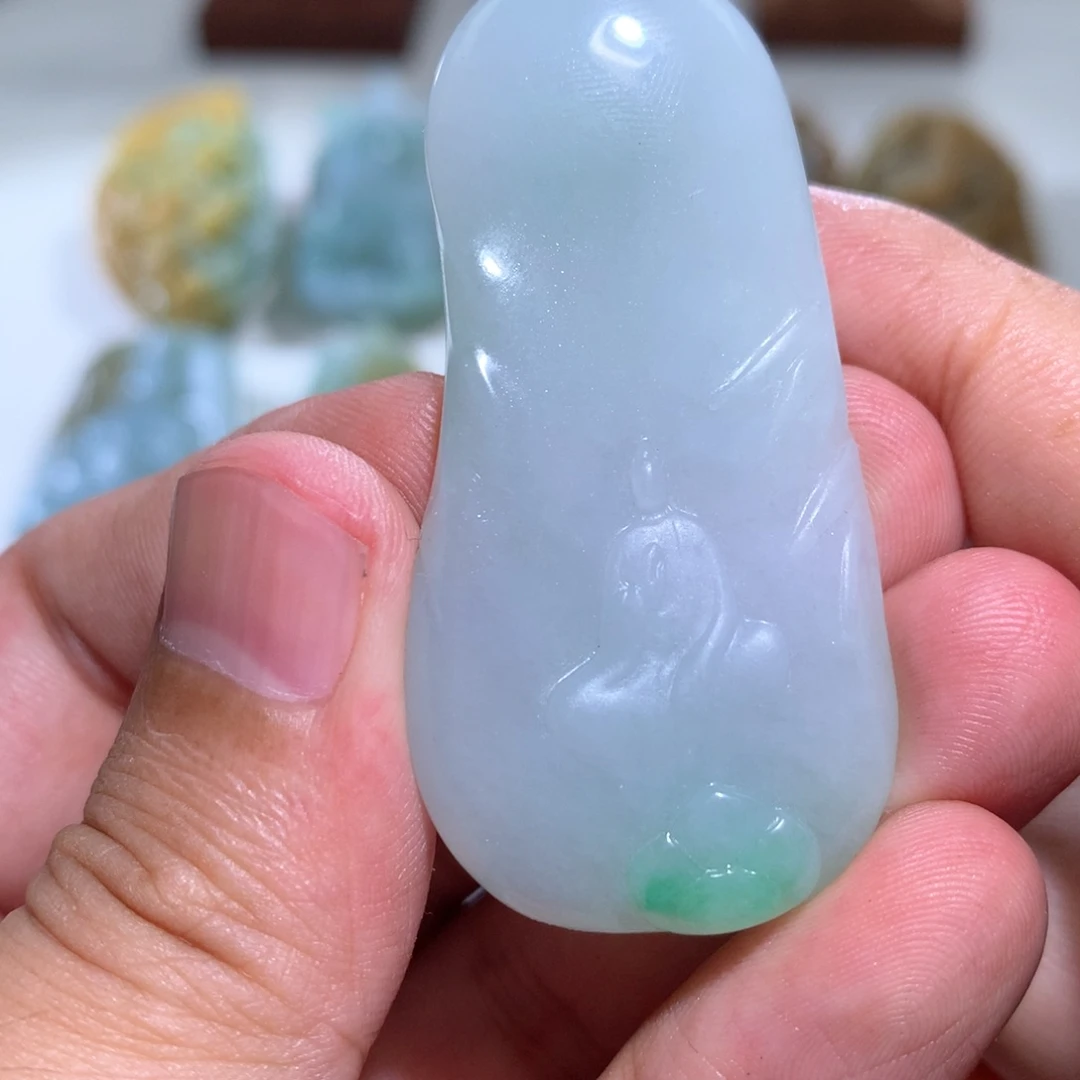 定制翡翠未镶嵌挂件