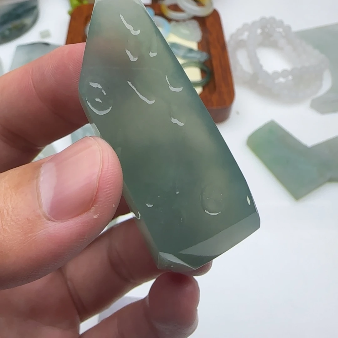 翡翠挂件未镶嵌小****儿