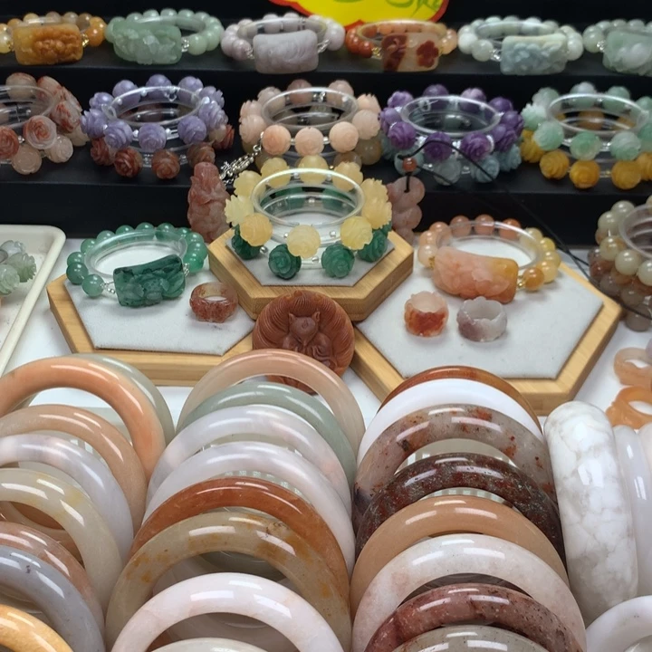 石英质玉手链未镶嵌如**画