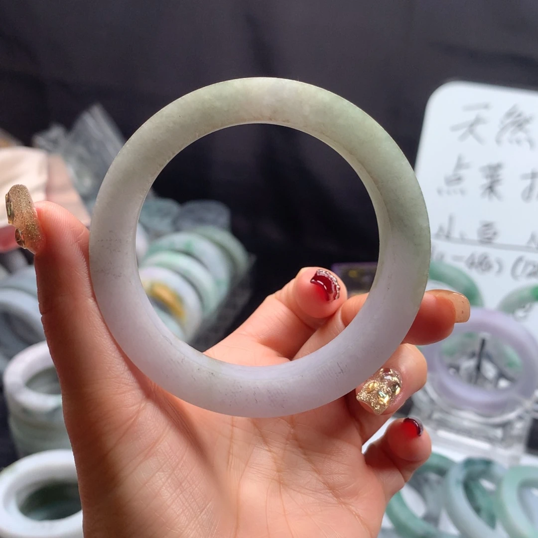 定制翡翠未镶嵌手镯