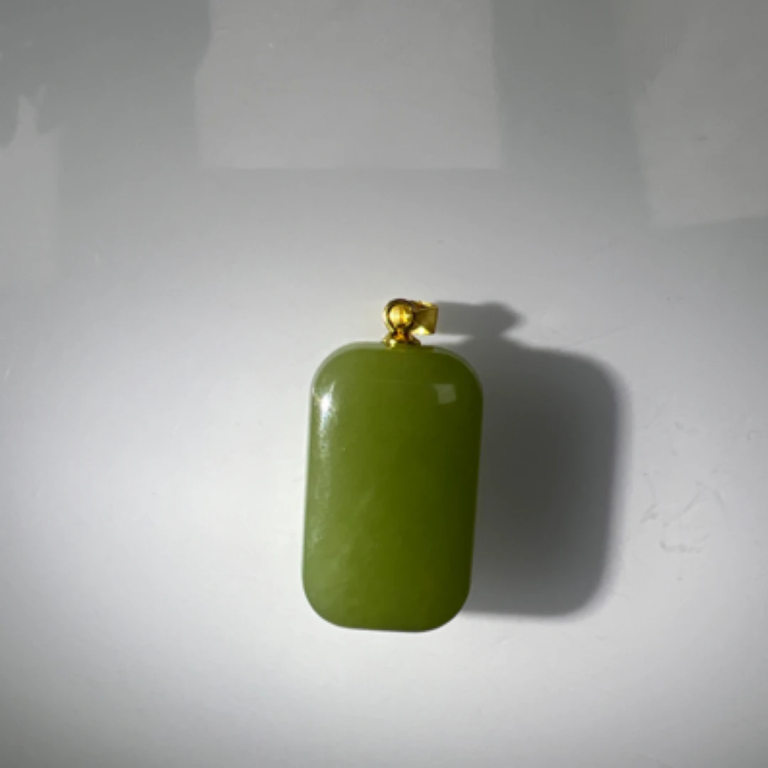 和田玉卡13-22mm无事牌吊坠编号057