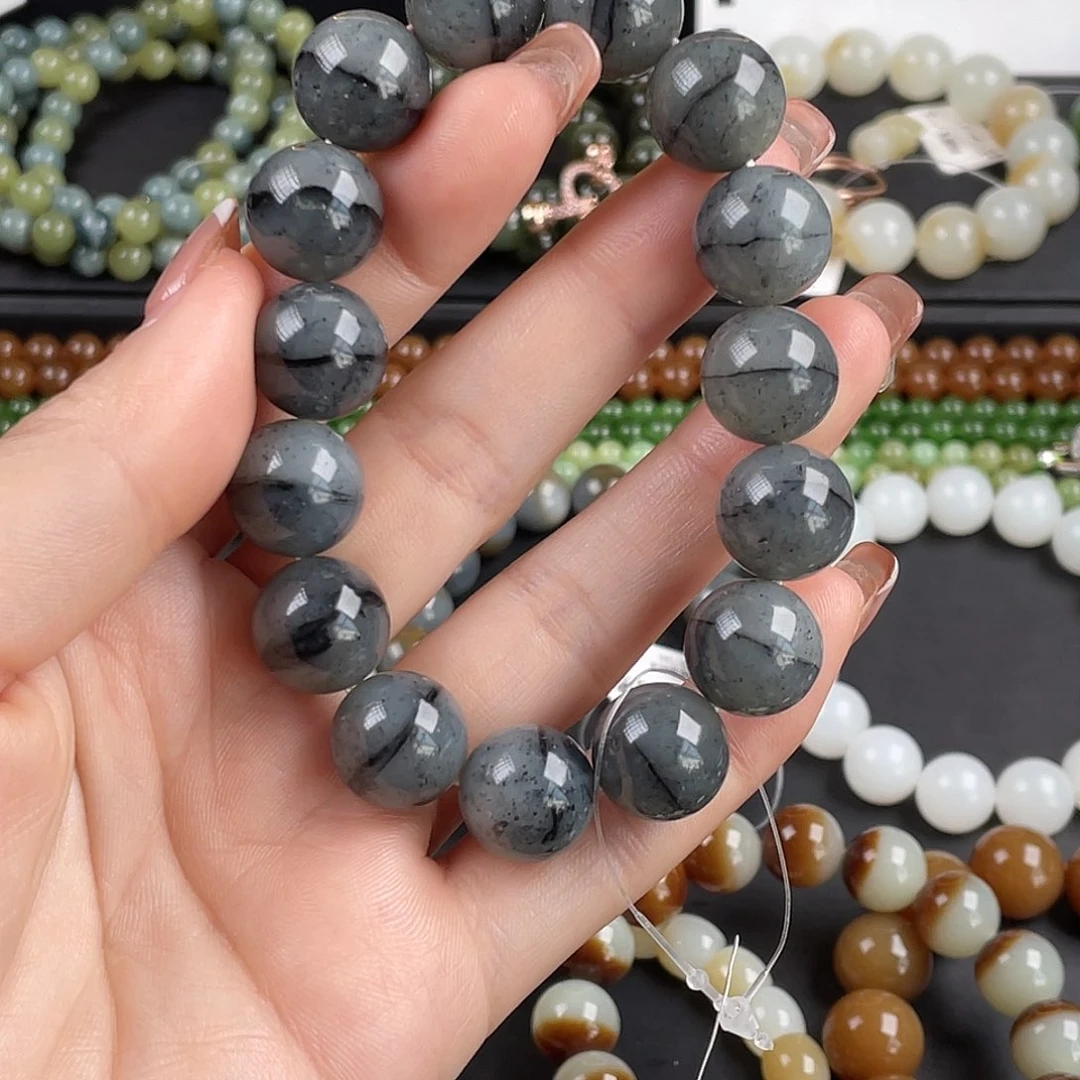 和田玉手链未镶嵌柯***者