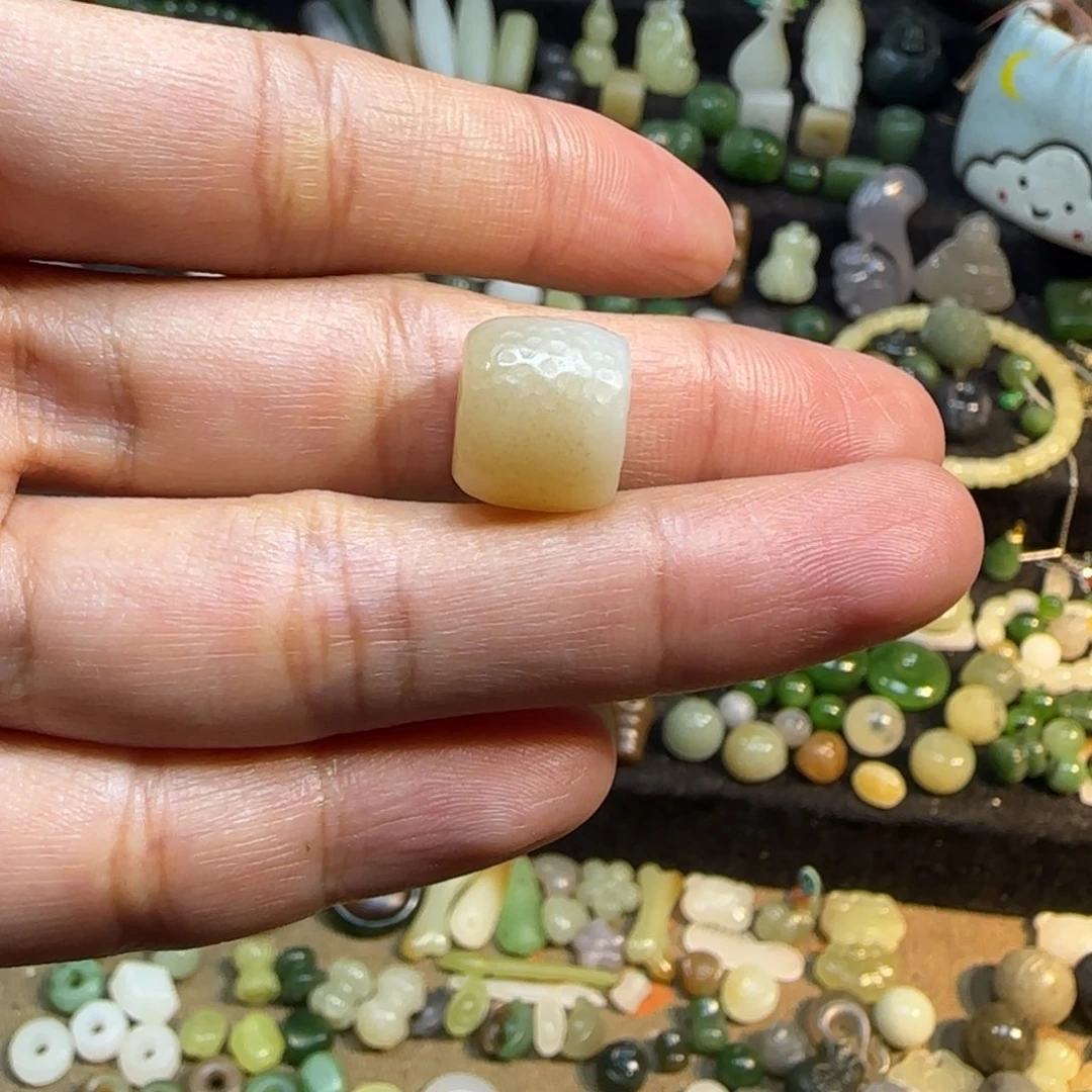 和田玉未镶嵌颈饰小****