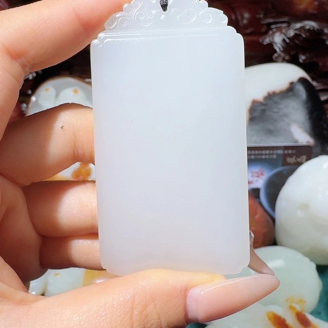 和田玉未镶嵌把件