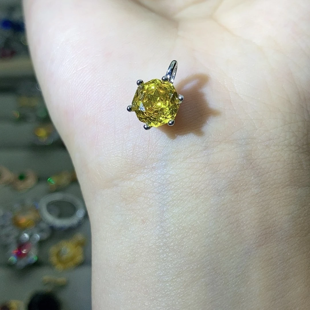 【闪购商品】银S925镶嵌戒指水晶