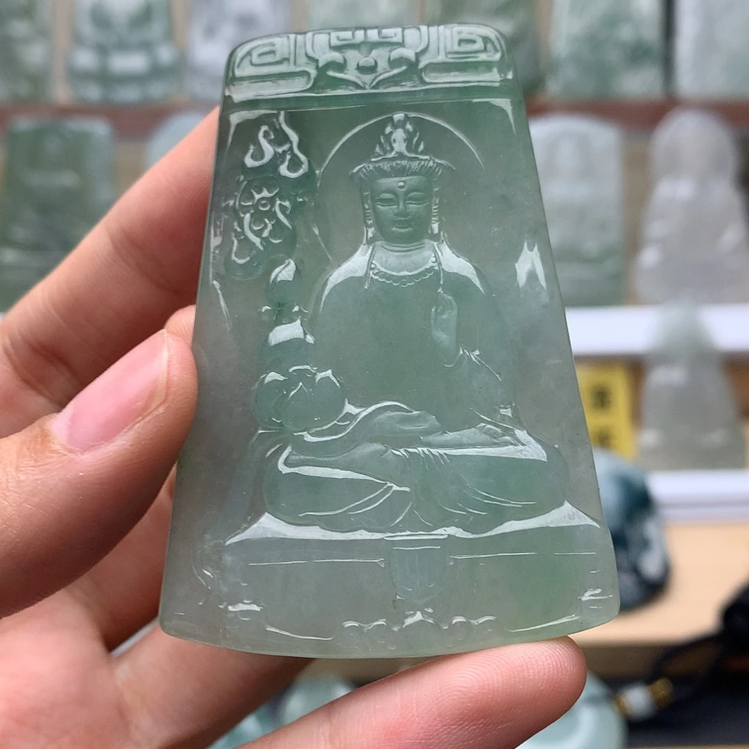 翡翠未镶嵌颈饰素衣