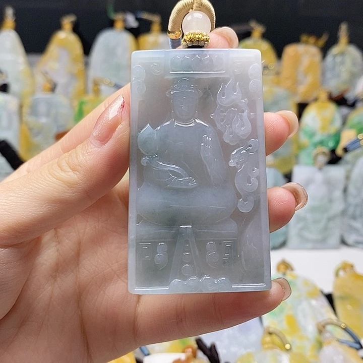 颈饰足银镶嵌翡翠