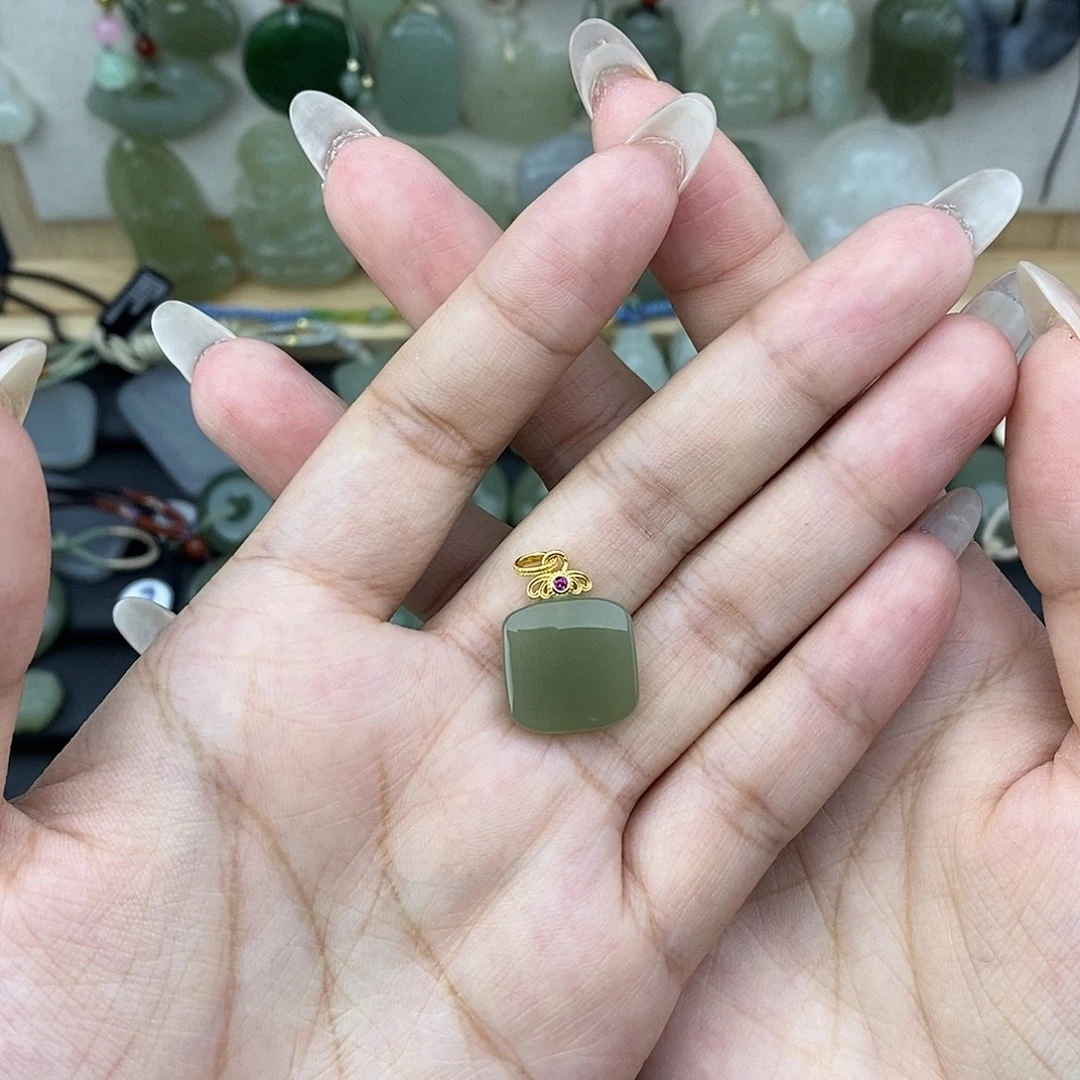 和田玉银S925镶嵌吊坠(赠链)