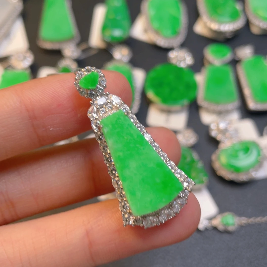 颈饰银S925镶嵌翡翠