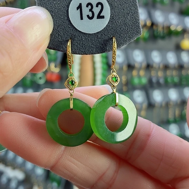 和田玉18K金镶嵌耳饰