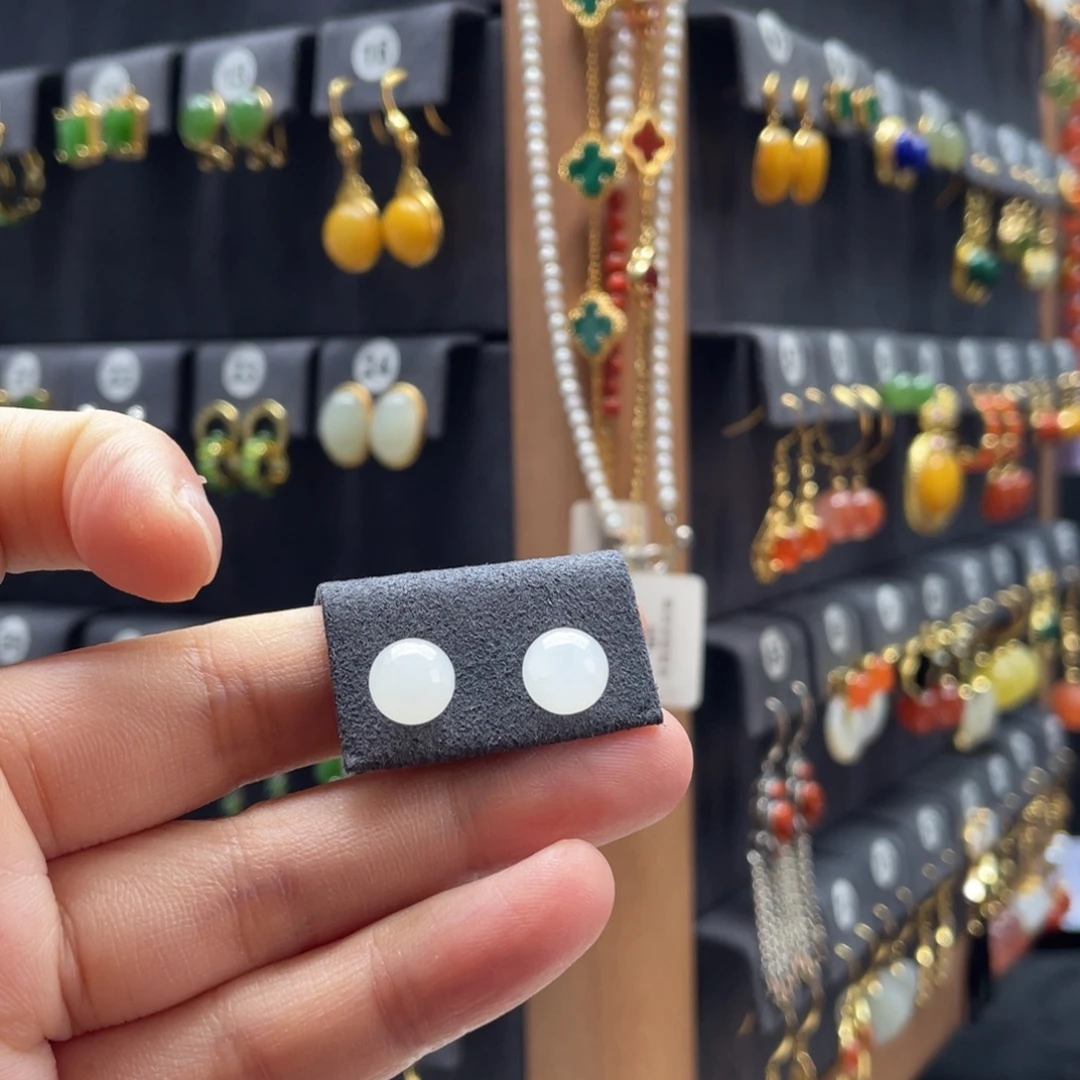 和田玉银S925镶嵌耳饰开播福利白玉卡8