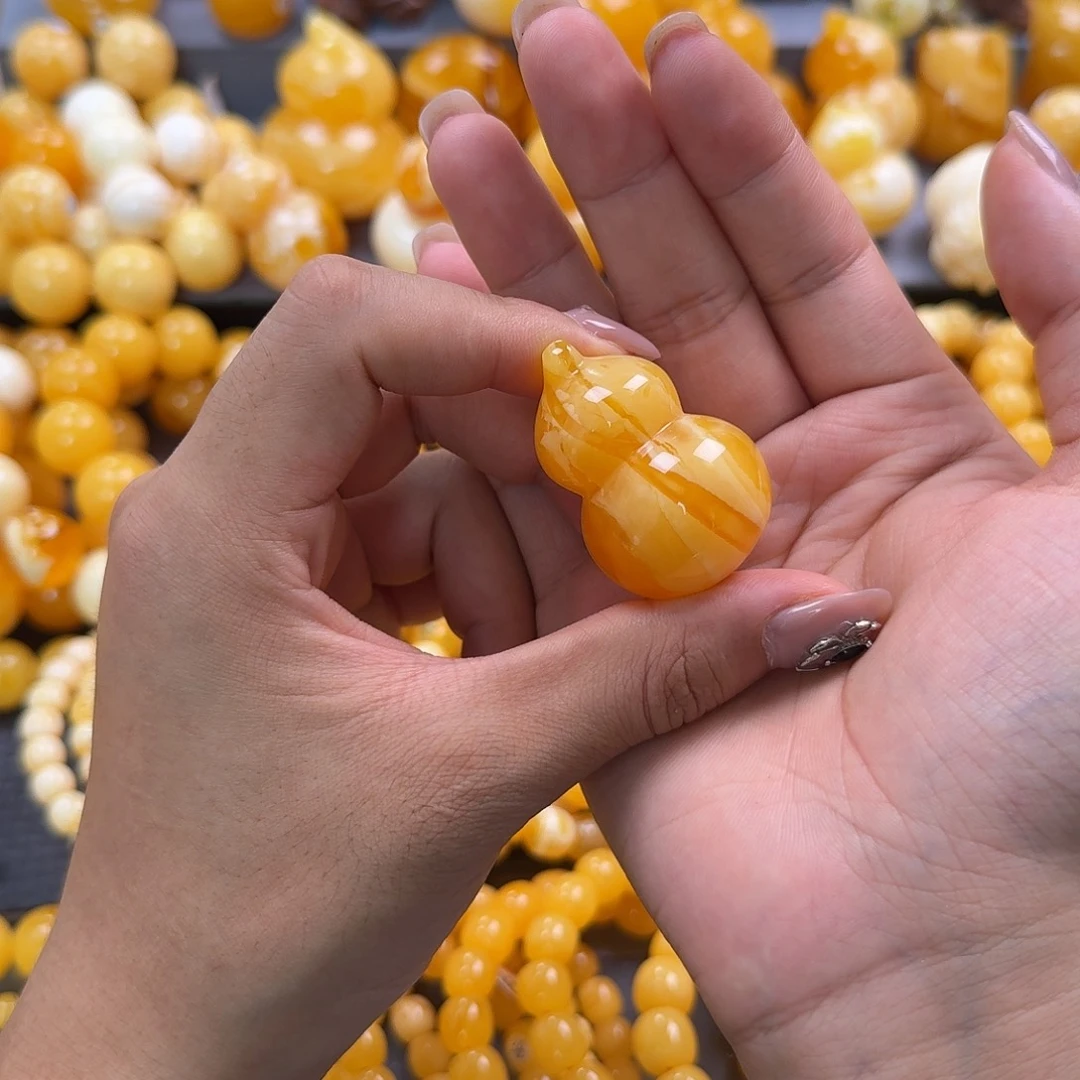 蜜蜡未镶嵌珠宝奇石