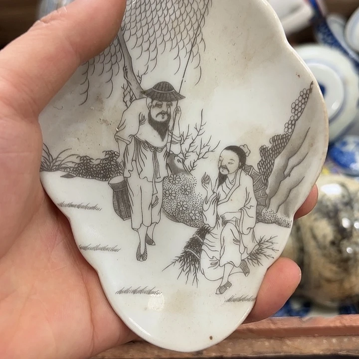 瓷片